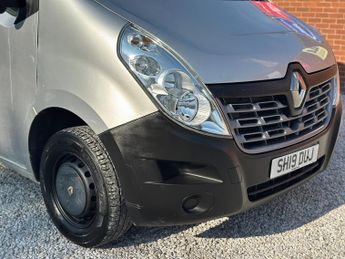 Renault Master 2.3 dCi 35 Business FWD LWB Medium Roof Euro 6 5dr