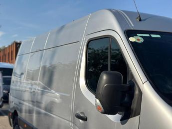 Renault Master 2.3 dCi 35 Business FWD LWB Medium Roof Euro 6 5dr