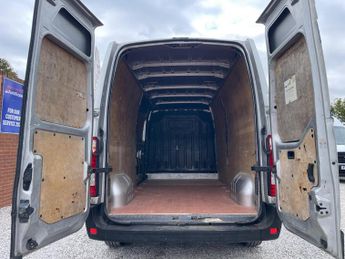 Renault Master 2.3 dCi 35 Business FWD LWB Medium Roof Euro 6 5dr