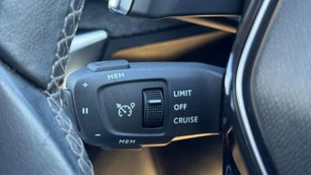 Peugeot 3008 1.6 13.2kWh Allure Premium SUV 5dr Petrol Plug-in Hybrid e-EAT E