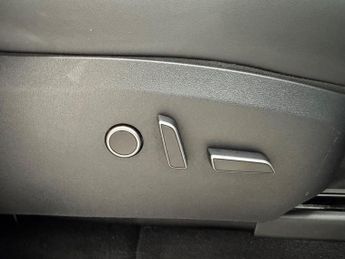 Tesla Model Y (Dual Motor) Long Range Auto 4WDE 5dr