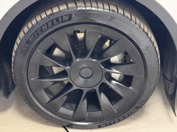 Tesla Model Y (Dual Motor) Long Range Auto 4WDE 5dr