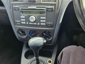 Ford Fusion 1.6 Zetec 5dr