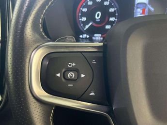 Volvo XC40 1.5 T3 R-Design Pro SUV 5dr Petrol Auto Euro 6 (s/s) (163 ps)
