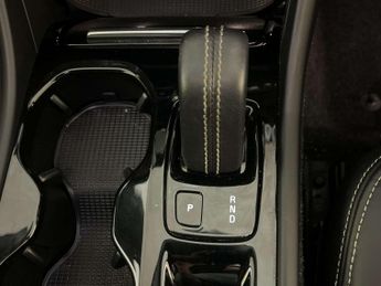 Volvo XC40 1.5 T3 R-Design Pro SUV 5dr Petrol Auto Euro 6 (s/s) (163 ps)