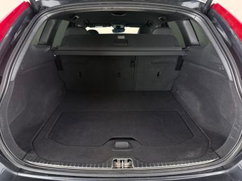 Volvo XC60 2.4 D5 R-Design Lux Nav Auto AWD Euro 6 (s/s) 5dr