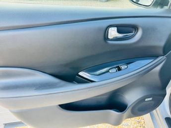 Nissan Leaf 40kWh Tekna Auto 5dr
