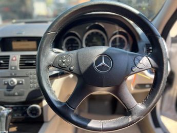 Mercedes-Benz C Class 2.1 C220 CDI BlueEfficiency Elegance Auto Euro 5 4dr