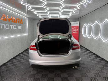 Jaguar XF 2.2d Premium Luxury Auto Euro 5 (s/s) 4dr