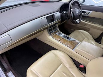 Jaguar XF 2.2d Premium Luxury Auto Euro 5 (s/s) 4dr