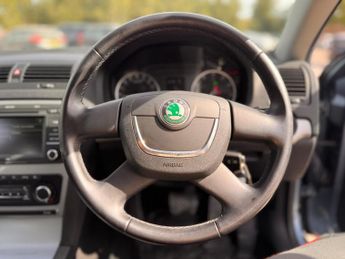 Skoda Octavia 1.6 TDI Elegance DSG Euro 5 5dr
