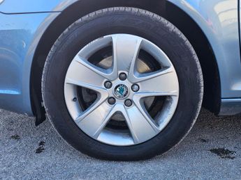 Skoda Octavia 1.6 TDI Elegance DSG Euro 5 5dr