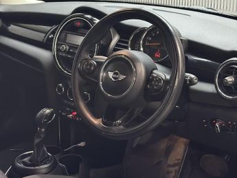 MINI Hatch 1.5 Cooper Auto Euro 6 (s/s) 3dr