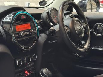 MINI Hatch 1.5 Cooper Auto Euro 6 (s/s) 3dr