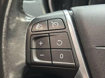 Volvo V40 2.0 D2 SE Lux Nav Auto Euro 6 (s/s) 5dr