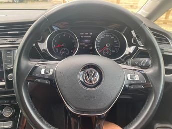 Volkswagen Touran 1.4 TSI BlueMotion Tech SEL DSG Euro 6 (s/s) 5dr