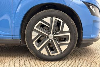 Hyundai Kona 39kWh Premium SUV 5dr Electric Auto (10.5kW Charger) (136 ps)