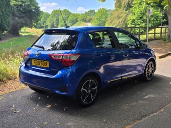 Toyota Yaris 1.5 VVT-h Design E-CVT Euro 6 (s/s) 5dr