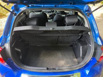 Toyota Yaris 1.5 VVT-h Design E-CVT Euro 6 (s/s) 5dr