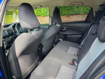 Toyota Yaris 1.5 VVT-h Design E-CVT Euro 6 (s/s) 5dr