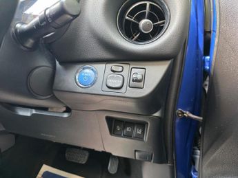 Toyota Yaris 1.5 VVT-h Design E-CVT Euro 6 (s/s) 5dr