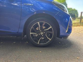 Toyota Yaris 1.5 VVT-h Design E-CVT Euro 6 (s/s) 5dr