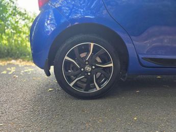 Toyota Yaris 1.5 VVT-h Design E-CVT Euro 6 (s/s) 5dr