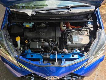 Toyota Yaris 1.5 VVT-h Design E-CVT Euro 6 (s/s) 5dr