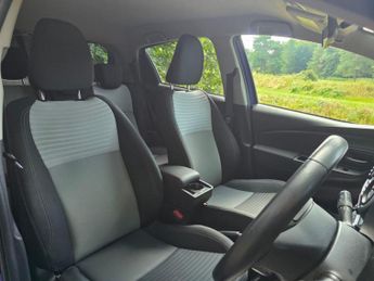 Toyota Yaris 1.5 VVT-h Design E-CVT Euro 6 (s/s) 5dr