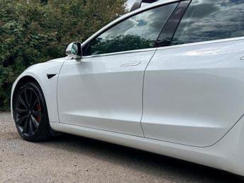 Tesla Model 3 (Dual Motor) Performance Auto 4WDE 4dr (Performance Upgrade)