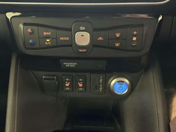 Nissan Leaf 40kWh Tekna Hatchback 5dr Electric Auto (150 ps)