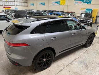 Jaguar F-PACE 2.0 D240 Chequered Flag Auto AWD Euro 6 (s/s) 5dr