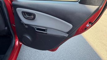 Toyota Yaris 1.5 VVT-h Icon E-CVT Euro 6 5dr