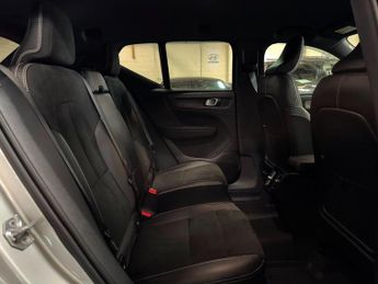Volvo XC40 2.0 T5 R-Design SUV 5dr Petrol Auto AWD Euro 6 (s/s) (247 ps)