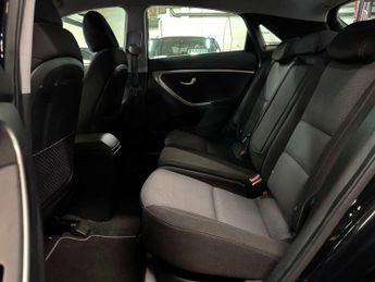 Hyundai i30 1.6 CRDi Blue Drive SE Nav DCT Euro 6 (s/s) 5dr