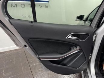 Mercedes-Benz GLA 2.1 GLA220d AMG Line 7G-DCT 4MATIC Euro 6 (s/s) 5dr