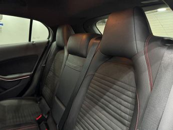 Mercedes-Benz GLA 2.1 GLA220d AMG Line 7G-DCT 4MATIC Euro 6 (s/s) 5dr