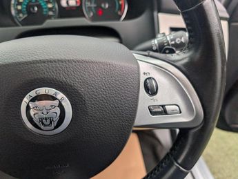 Jaguar XF 2.2d Premium Luxury Auto Euro 5 (s/s) 4dr
