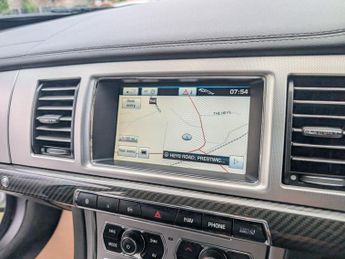 Jaguar XF 2.2d Premium Luxury Auto Euro 5 (s/s) 4dr