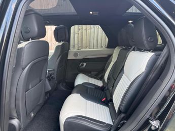 Land Rover Discovery 3.0 D300 MHEV Dynamic HSE Auto 4WD Euro 6 (s/s) 5dr