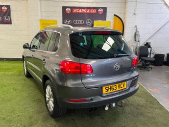 Volkswagen Tiguan 2.0 TDI BlueMotion Tech Match 4WD Euro 5 (s/s) 5dr