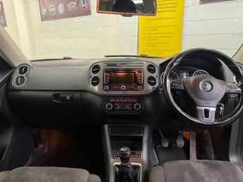 Volkswagen Tiguan 2.0 TDI BlueMotion Tech Match 4WD Euro 5 (s/s) 5dr