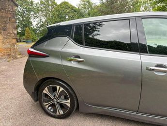 Nissan Leaf 40kWh Tekna Auto 5dr
