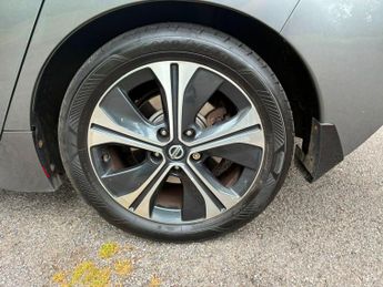 Nissan Leaf 40kWh Tekna Auto 5dr