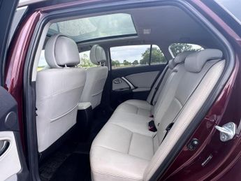 Toyota Avensis 2.2 D-CAT Excel Tourer Auto Euro 5 5dr