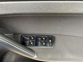 Volkswagen Golf 1.2 TSI BlueMotion Tech S Hatchback 5dr Petrol DSG Euro 5 (s/s) 