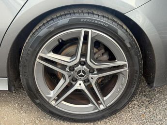 Mercedes-Benz A Class 1.5 A180d AMG Line (Premium) 7G-DCT Euro 6 (s/s) 5dr