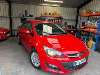 Vauxhall Astra 1.6 16v Exclusiv Auto Euro 5 5dr