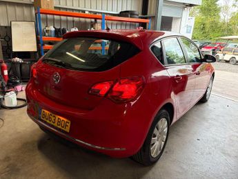 Vauxhall Astra 1.6 16v Exclusiv Auto Euro 5 5dr