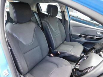 Renault Clio 1.2 16V Dynamique MediaNav Euro 5 5dr